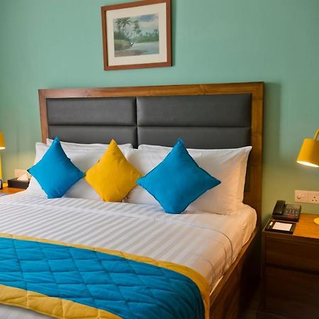 Ocean Edge Suites & Hotel Colombo Exterior photo