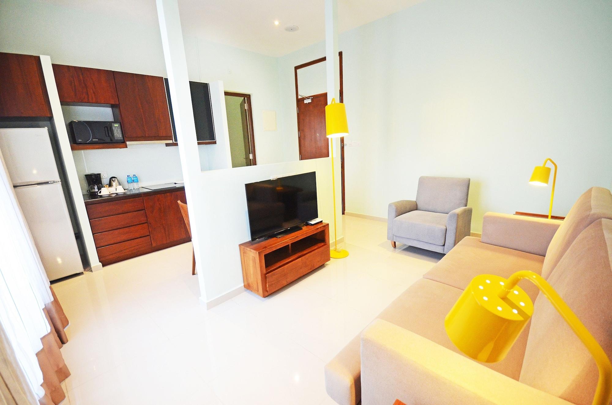 Ocean Edge Suites & Hotel Colombo Exterior photo