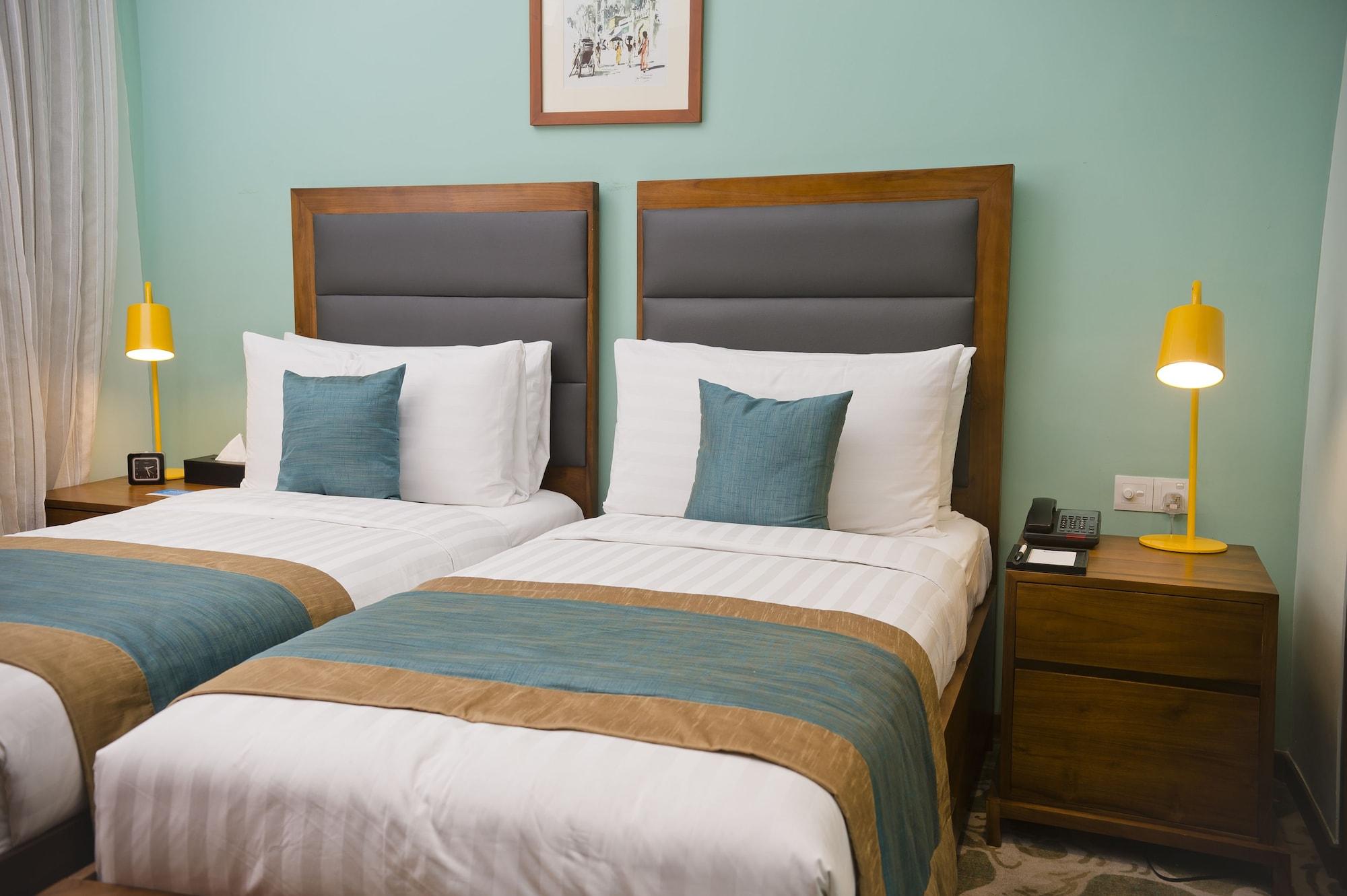 Ocean Edge Suites & Hotel Colombo Exterior photo
