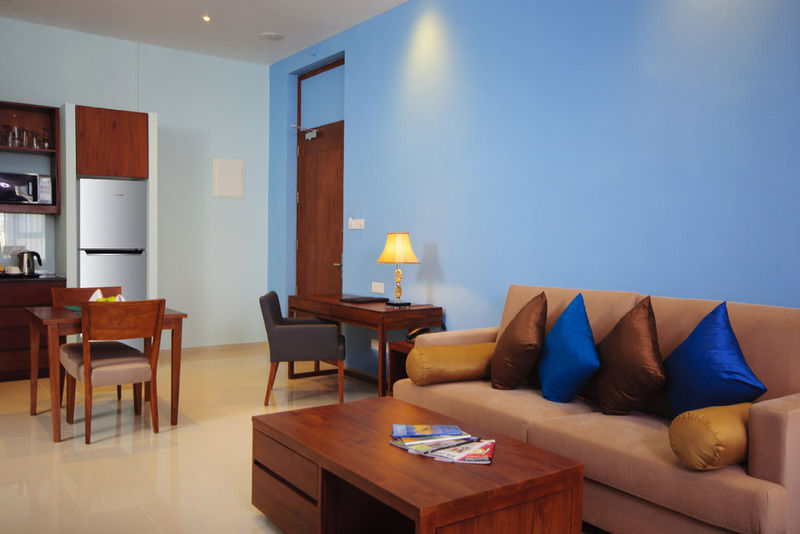 Ocean Edge Suites & Hotel Colombo Exterior photo