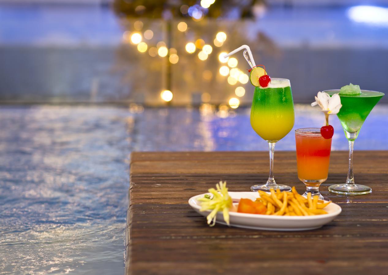 Ocean Edge Suites & Hotel Colombo Exterior photo