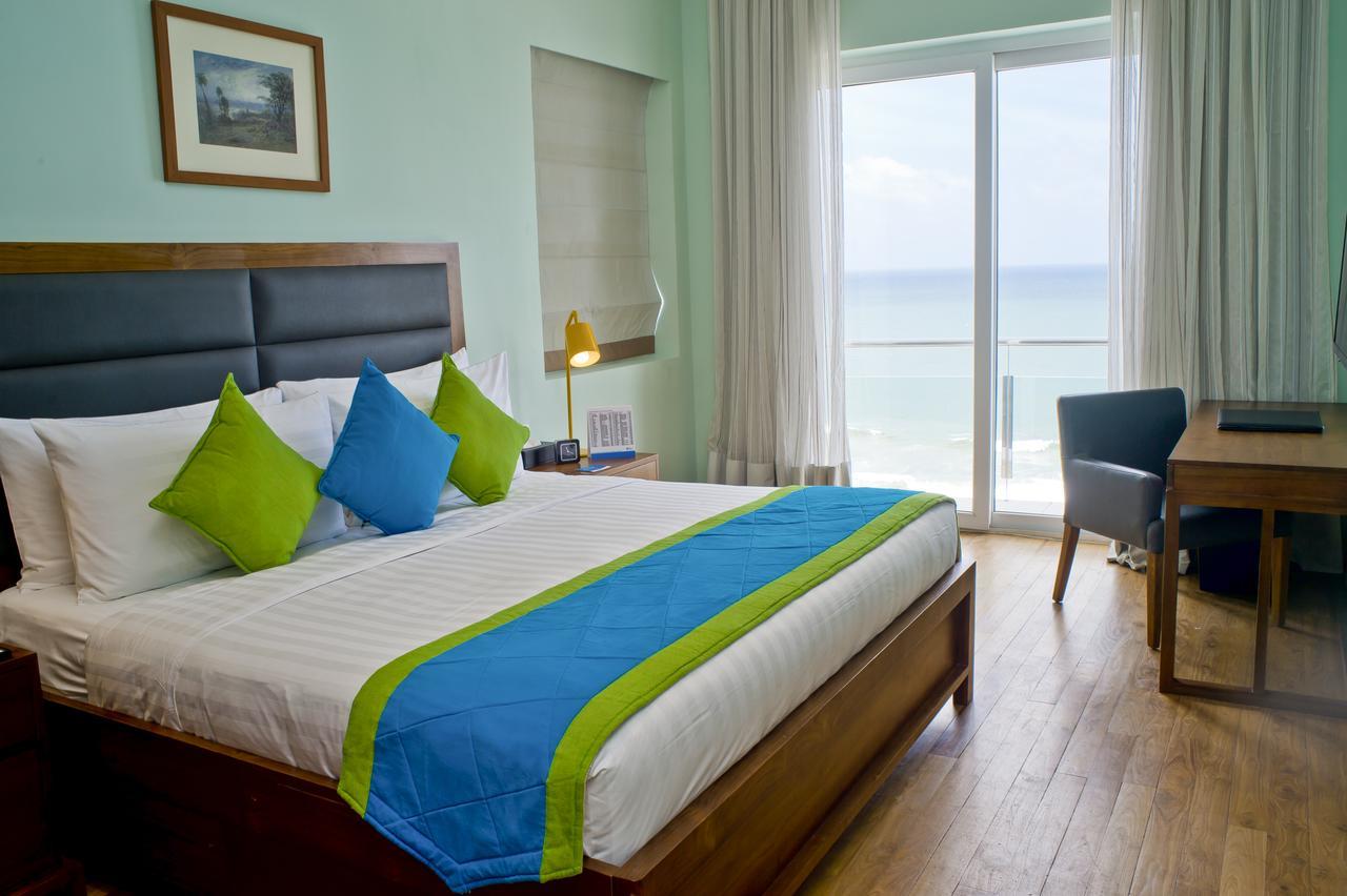 Ocean Edge Suites & Hotel Colombo Exterior photo