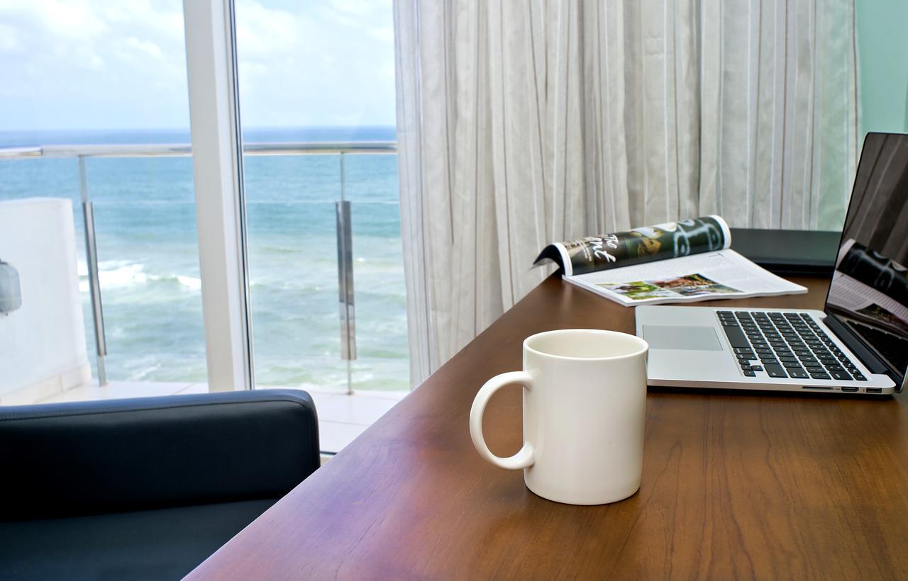 Ocean Edge Suites & Hotel Colombo Exterior photo