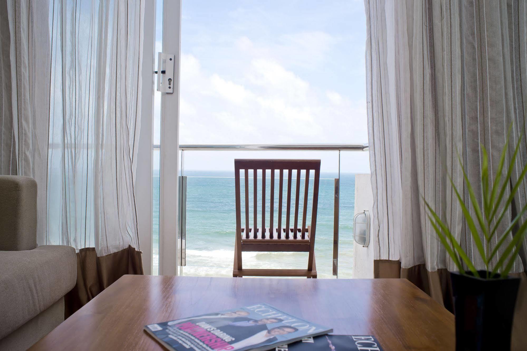 Ocean Edge Suites & Hotel Colombo Exterior photo