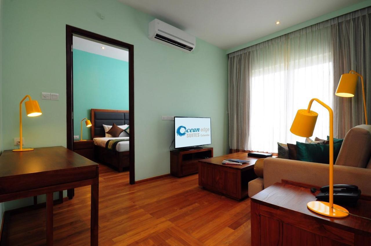 Ocean Edge Suites & Hotel Colombo Exterior photo