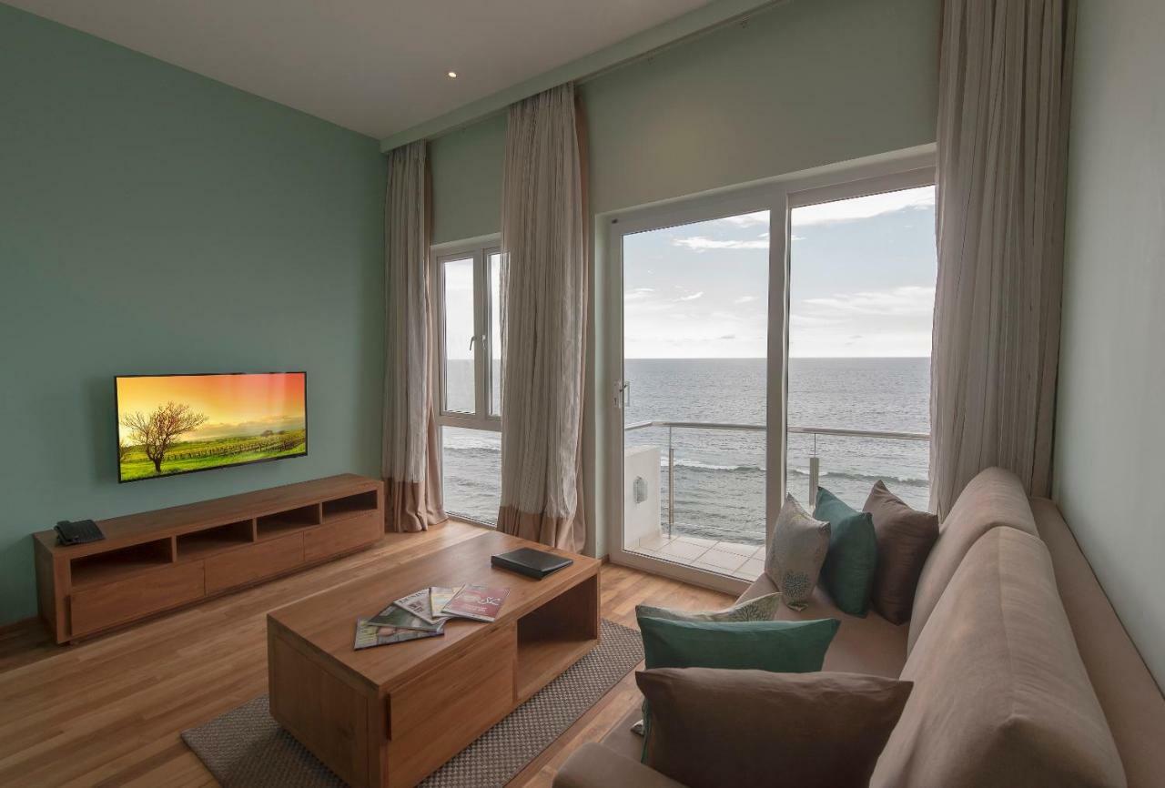 Ocean Edge Suites & Hotel Colombo Exterior photo