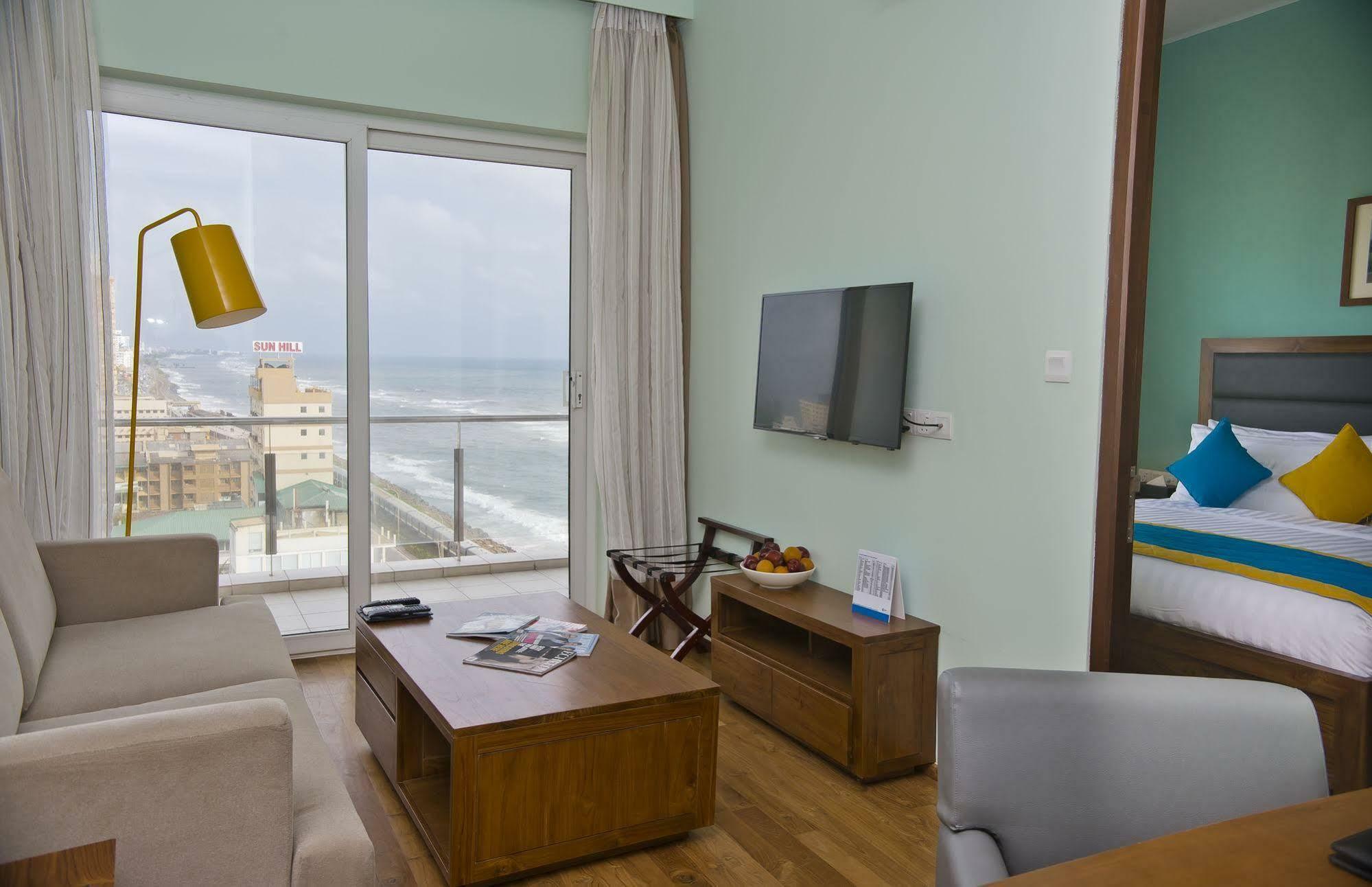 Ocean Edge Suites & Hotel Colombo Exterior photo